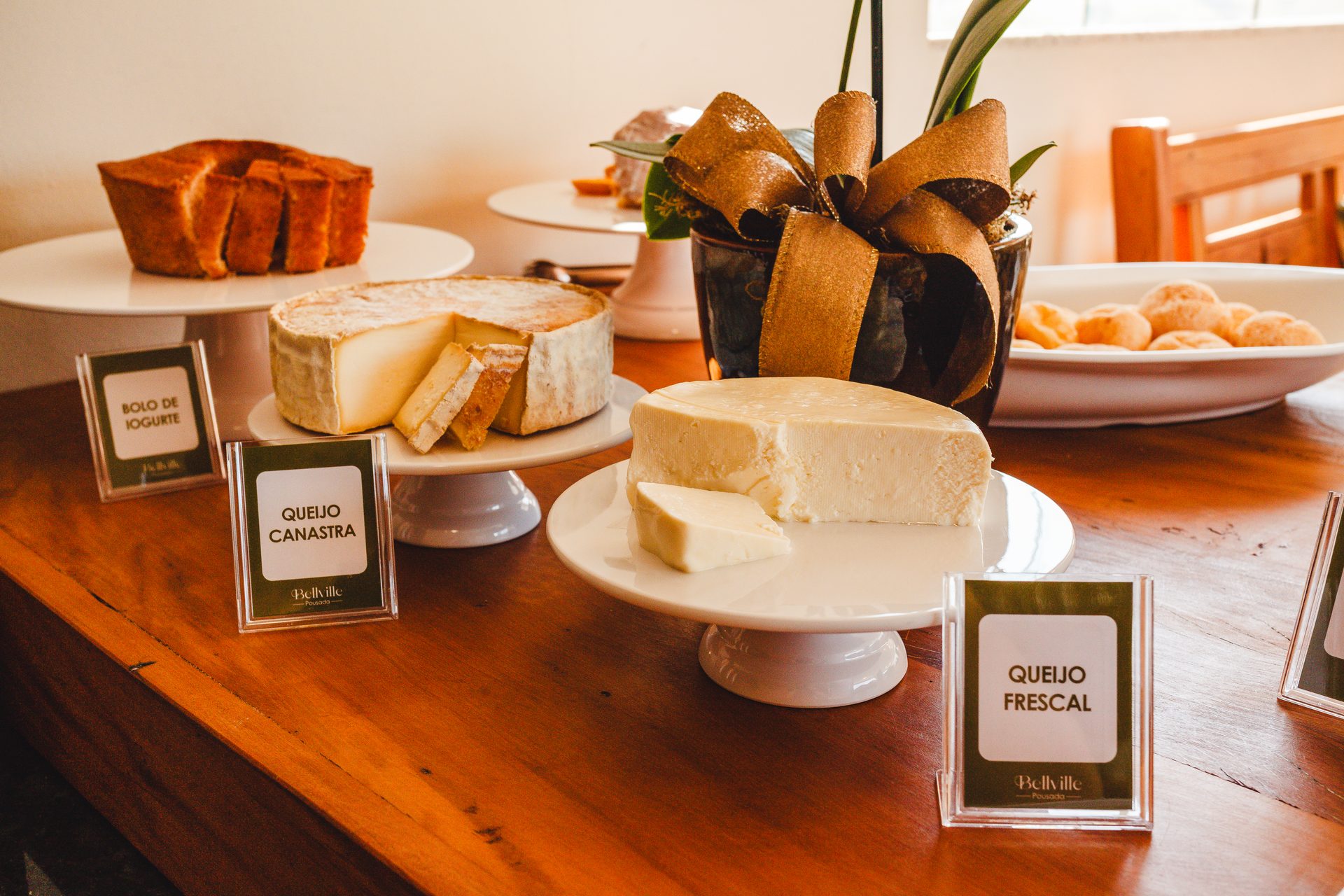 Canastra and fresh cheeses at breakfast at Bellville Pousada