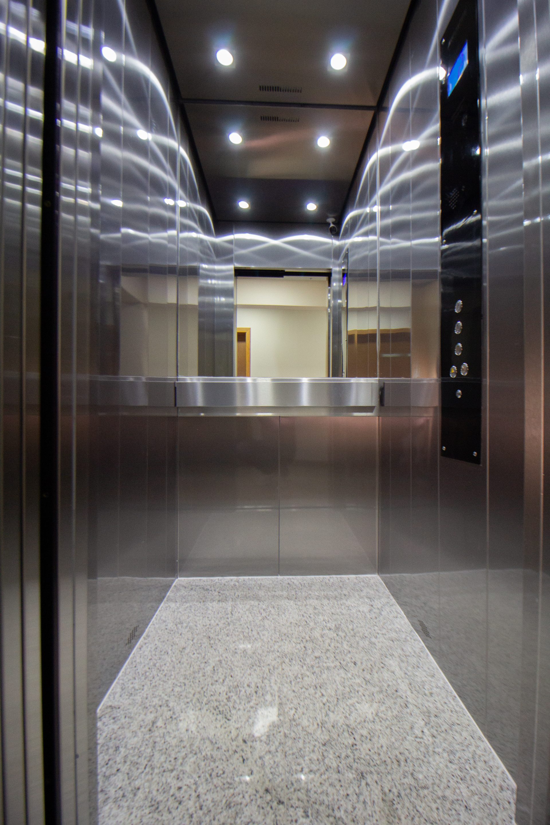 Elevator at Bellville Pousada, serving every floor