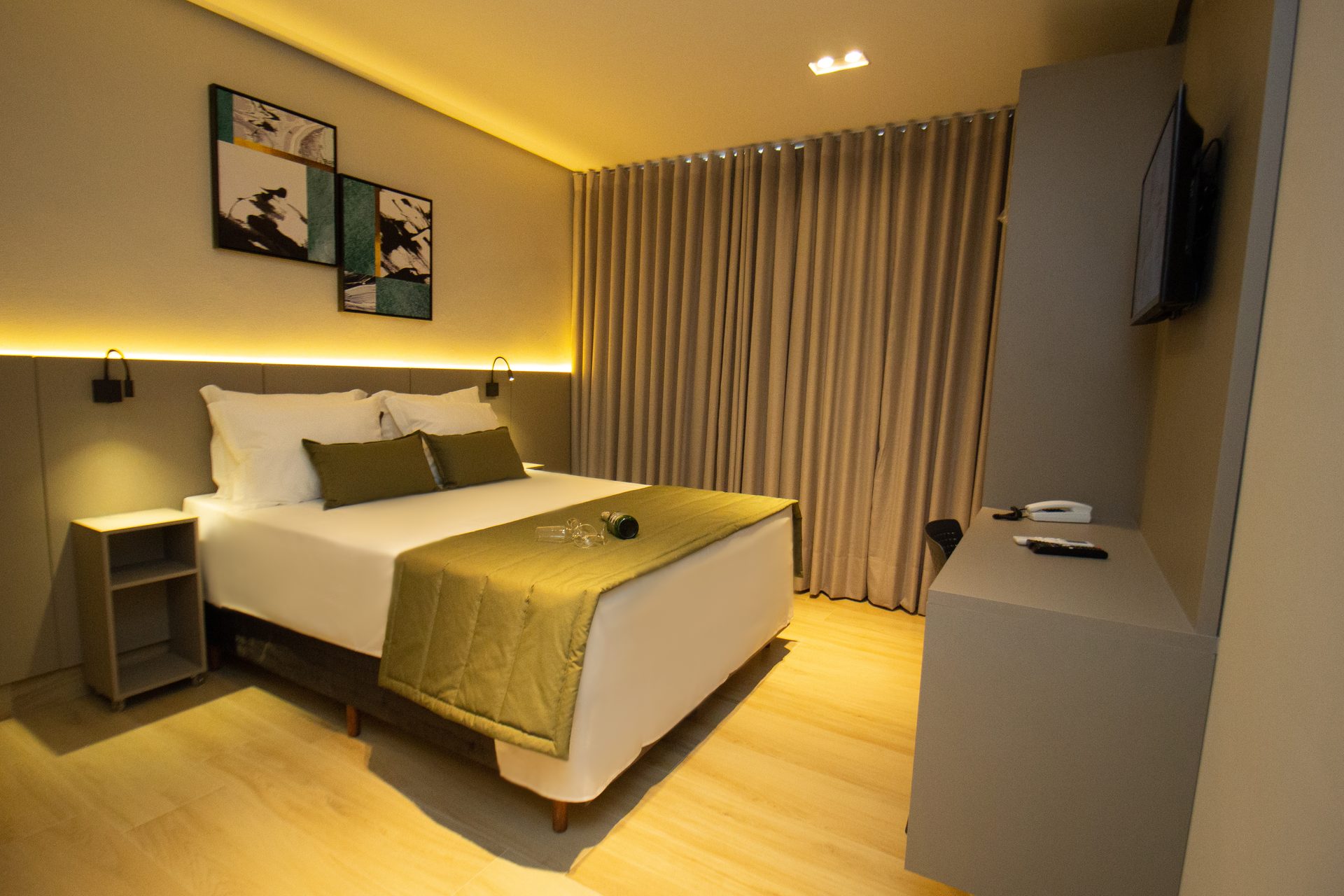 Suite at Bellville Pousada, with a Queen bed and a cosy feel